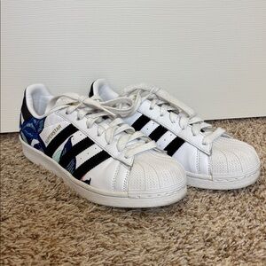 Adidas Originals Superstar Blue Floral Graphic Sneakers B28014 Women Size 8.5